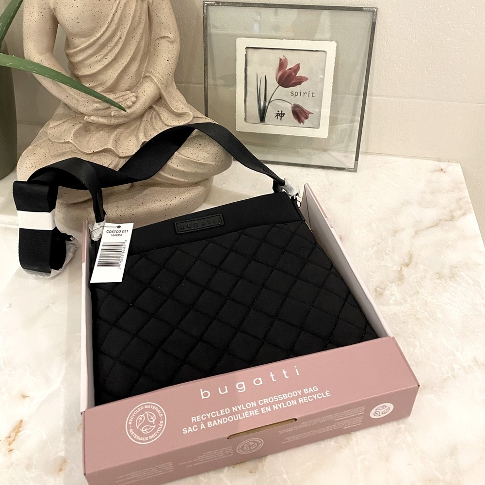 🎉HP🎉BNIB Bugatti crossbody bag